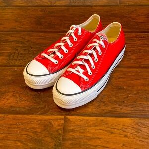 Converse Size 9 Red Low Top Sneakers